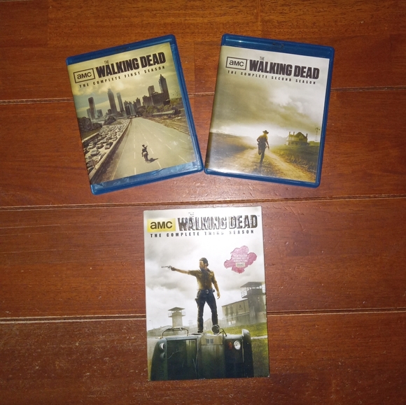 The Walking Dead 3 seasons - Picture 2 of 8